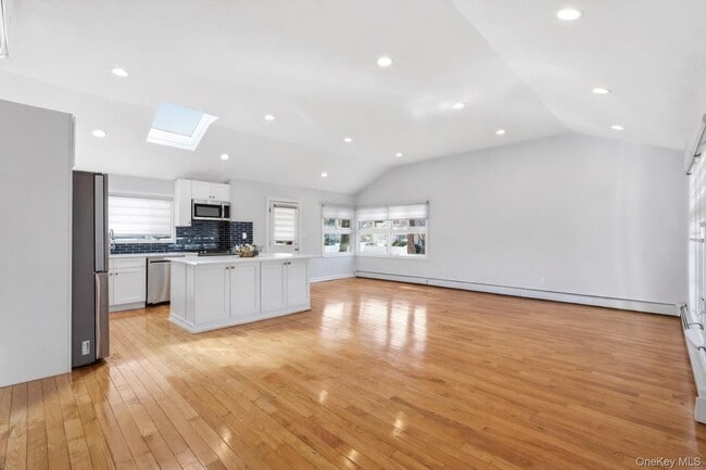 Photo - 1374 Prospect Ave