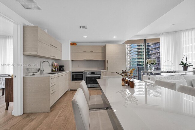Photo - 45 SW 9th St Unidad 2901