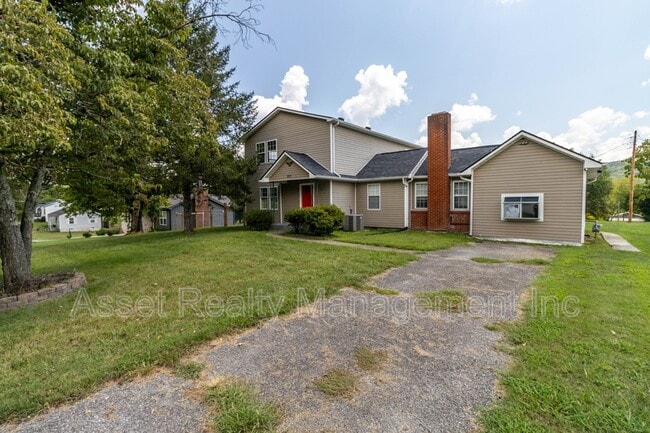 Building Photo - 817 Ridgeview Dr Rental