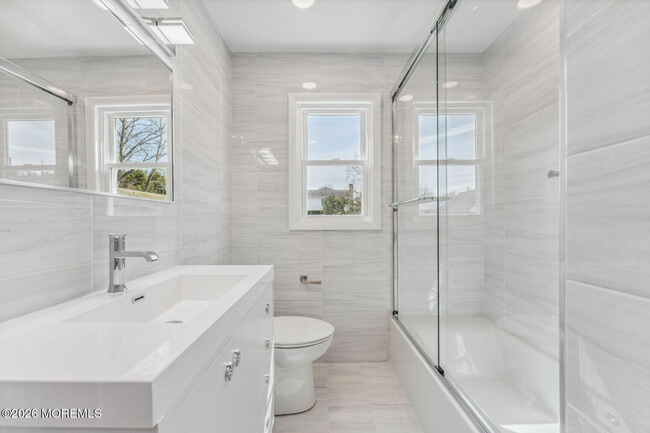 Photo - 358 Beecroft Pl