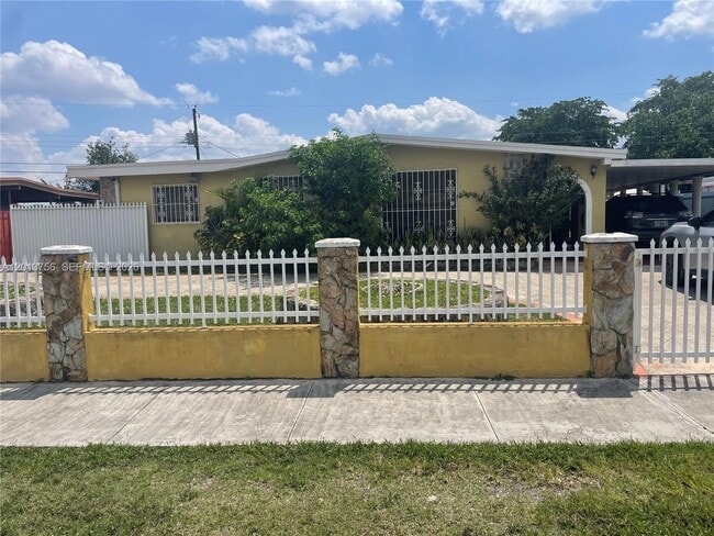 Building Photo - 4115 SW 108th Ave