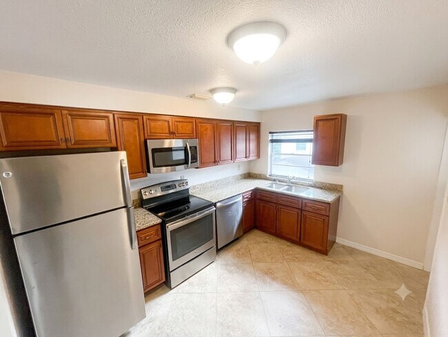 Photo - 1102 Elmwood St