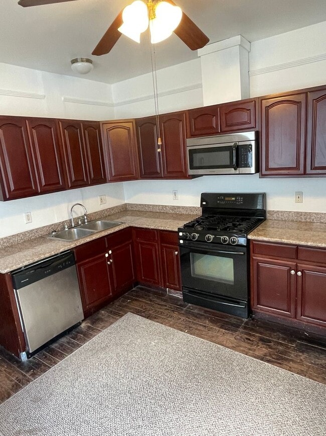 Photo - 2BD/1BA Shotgun w/ Huge Sunroom and Backyard