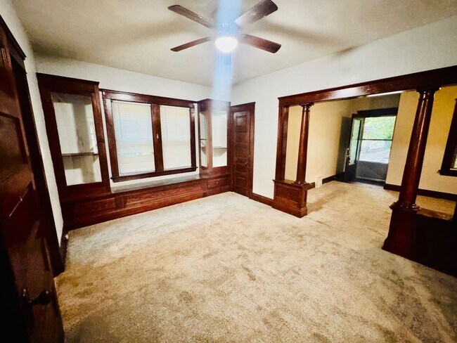 2954 E 67th St Unidad DN Unit - 2954 E 67th St
