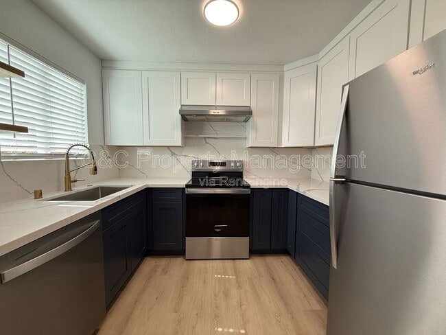 Building Photo - 1720 48th Ave Unit Apt A