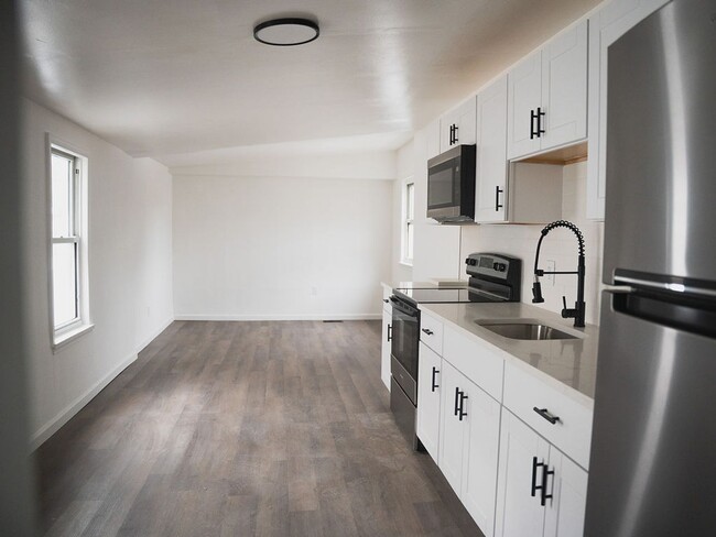 Photo - 936 Ferry St Unit 2