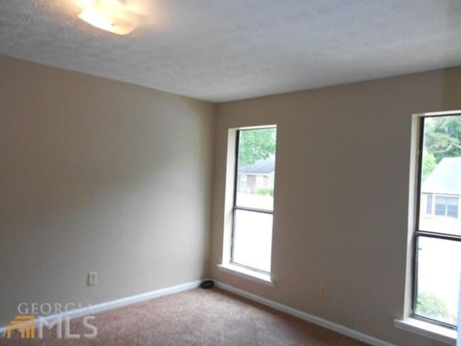 Photo - 132 Sandalwood Cir