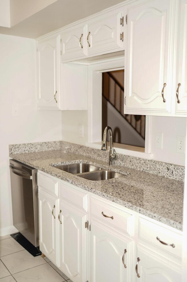 Photo - Room in House on Corona Dr