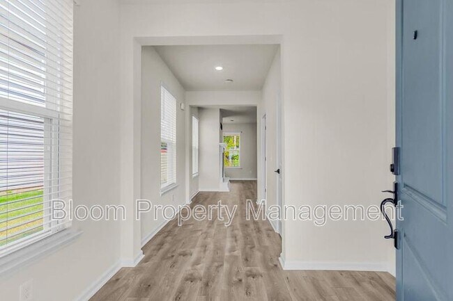 Photo - 216 Wappoo Trce Ln