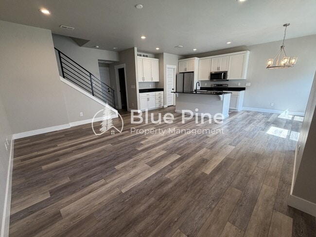 Photo - 2890 Sunburst Dr
