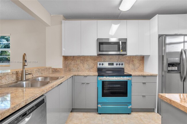 Photo - 1100 NW 87th Ave Unidad 308 Rental