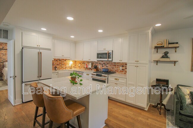 Photo - 52 Chapel St Unit A