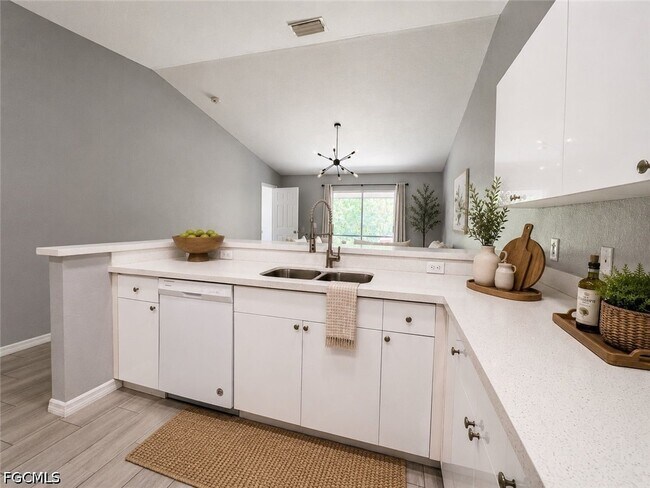 Photo - 715 SE 24th Ave