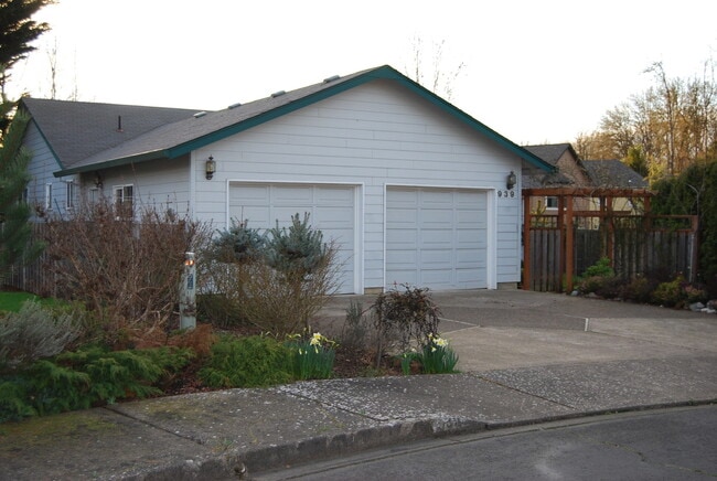 Photo - Charming & Well-Maintained Single-Story Home in McMinnville