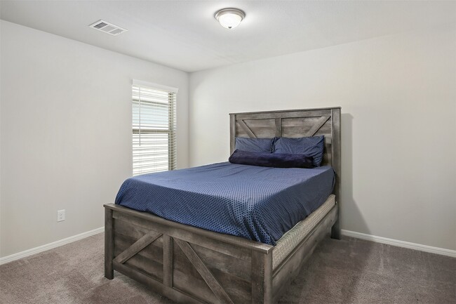 Building Photo - 2210 Windy Grove Dr