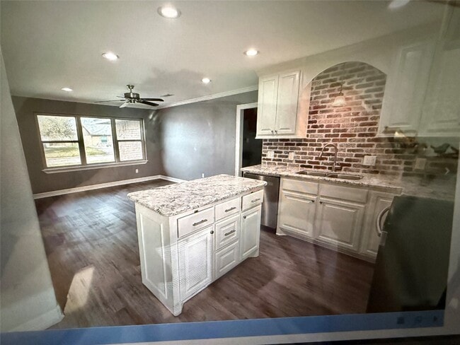 Photo - 104 Mimosa St