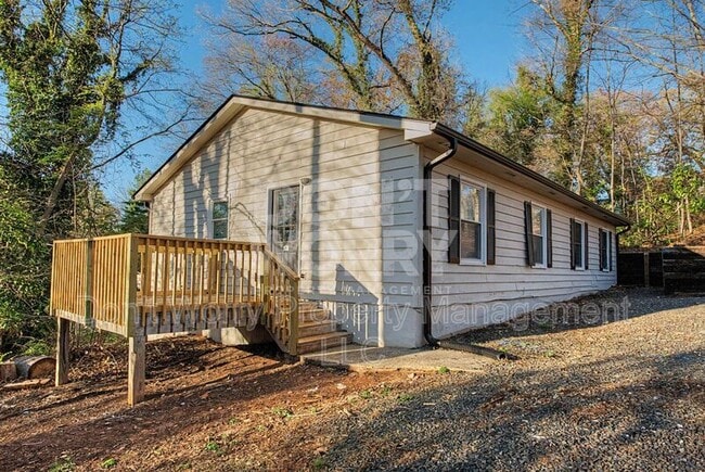 Building Photo - 615 Dumaine St Unit G