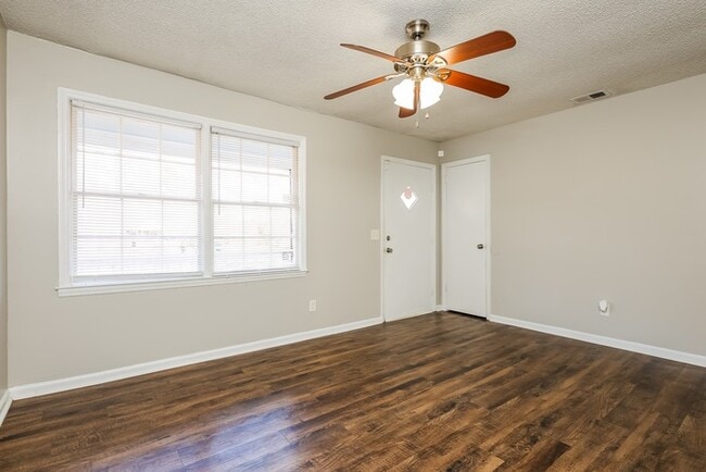 Photo - 111 Cornell Dr Casa