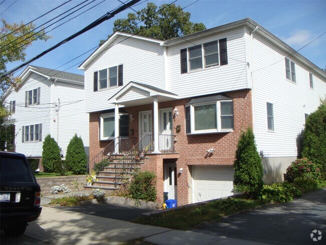 Building Photo - 23 1st St Rental