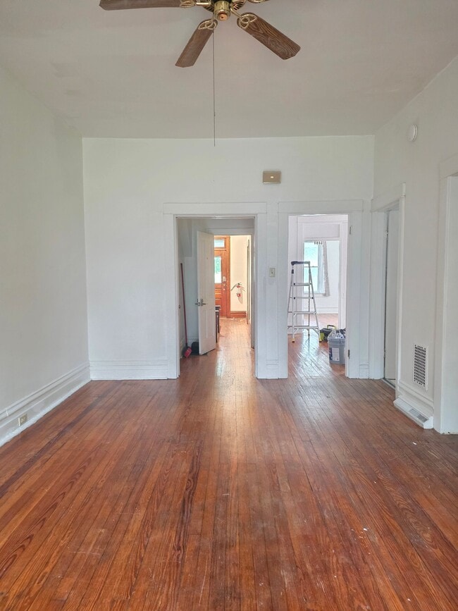 Photo - 660 Oak Hill Ave Unit 1 (Bottom)