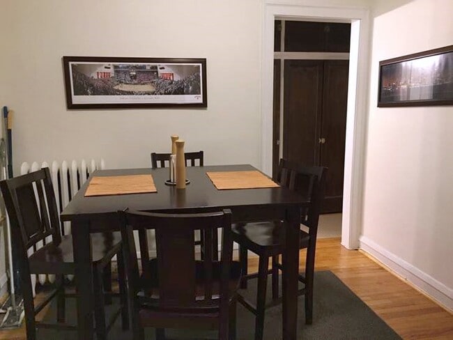 Photo - 927 W Oakdale Ave Unit 1H