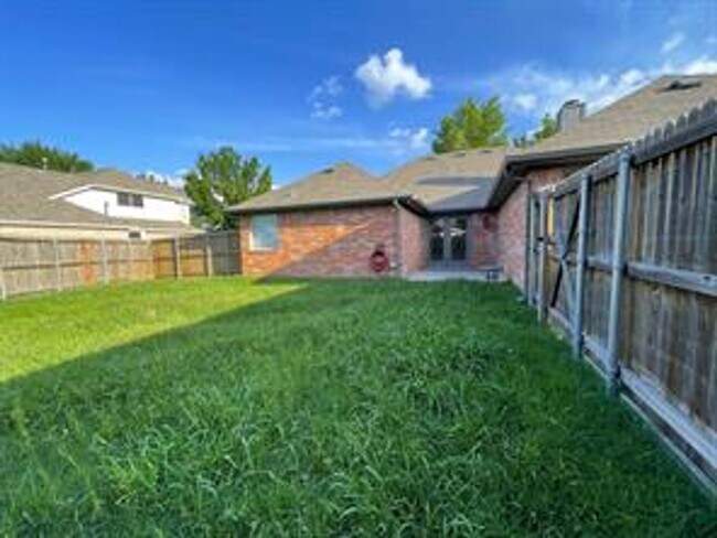 Photo - 10910 Red Cedar Dr