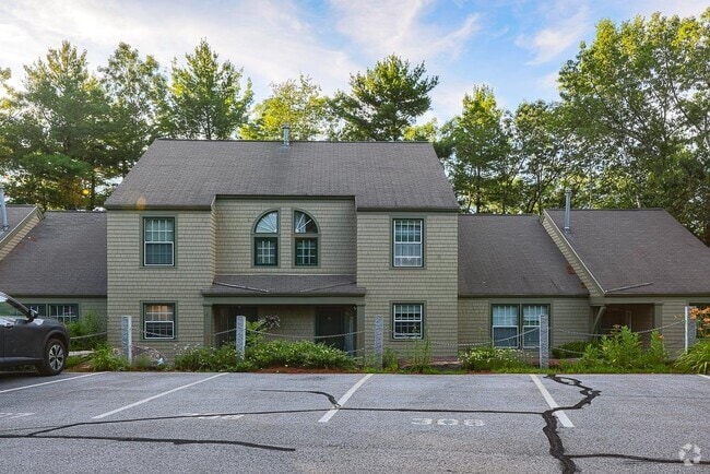 Building Photo - 1465 Hooksett Rd Unit 308 Rental