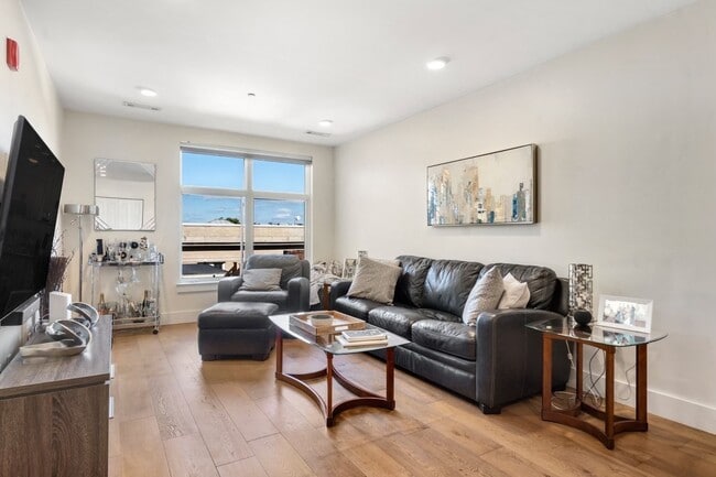 Photo - 250 Meridian St Unidad 507