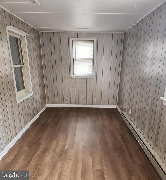 Photo - 33 C St