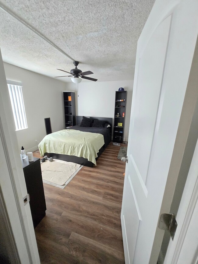 Photo - 7420 Stirling Rd