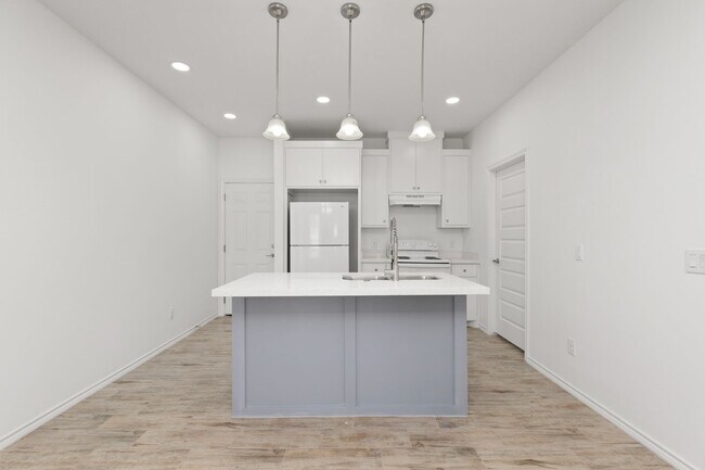 2712 Rosa Dr