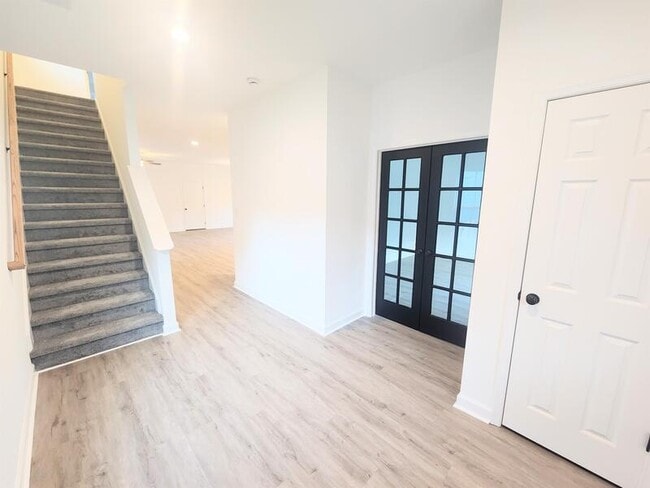 Photo - 4859 Town Point Road