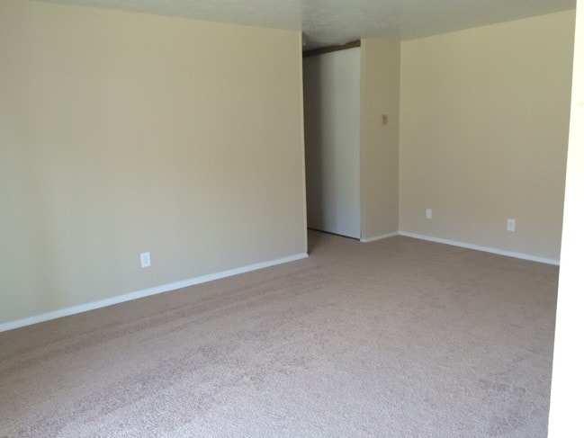 Cedarwood Estates Apartments