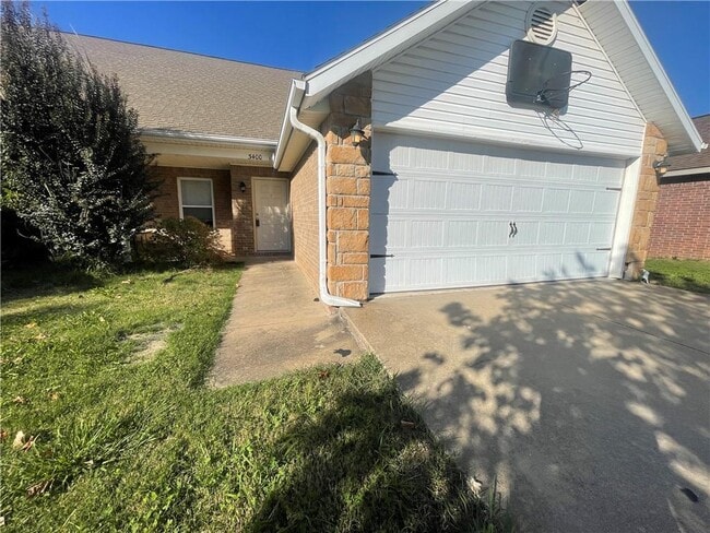 Building Photo - 3400 SW Deerfield Blvd Rental
