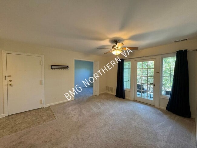 Photo - 5819-E Rexford Dr-