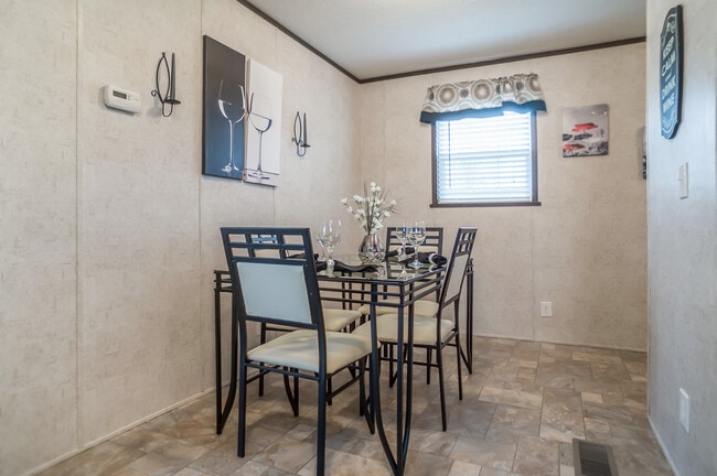 Photo - 150 Sweet Briar Dr