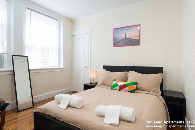 Photo - 239 Kelton St Unit 3