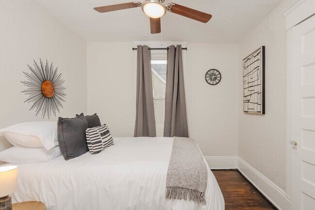 Photo - 710 E Franklin St Unit ID1061627P