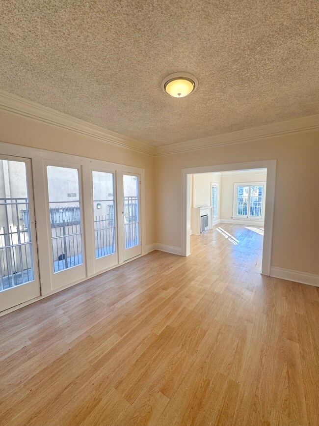 Photo - 420 S Berendo St Unit 3