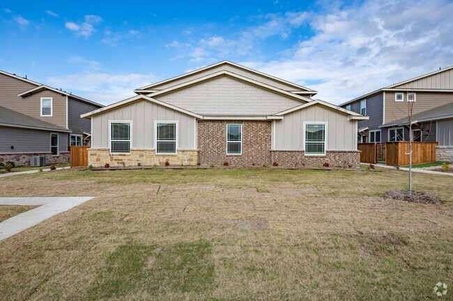 Building Photo - GORGEOUS 2 BEDROOM FOUR PLEX LOCATED IN MI... Rental