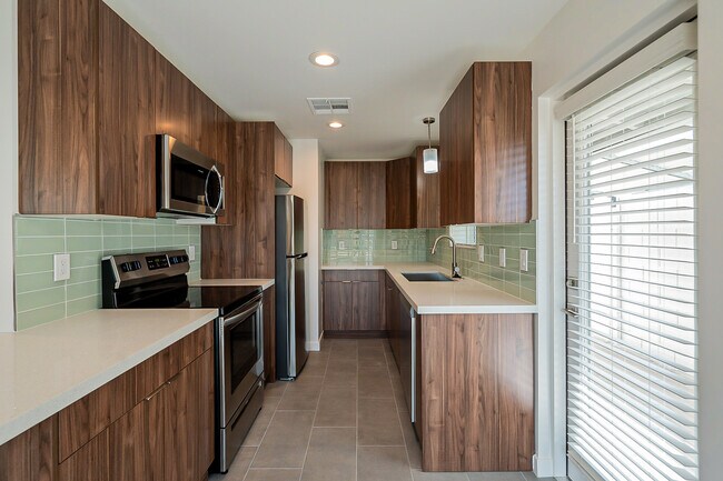 Photo - 4639 N 12th Ave Unidad 3