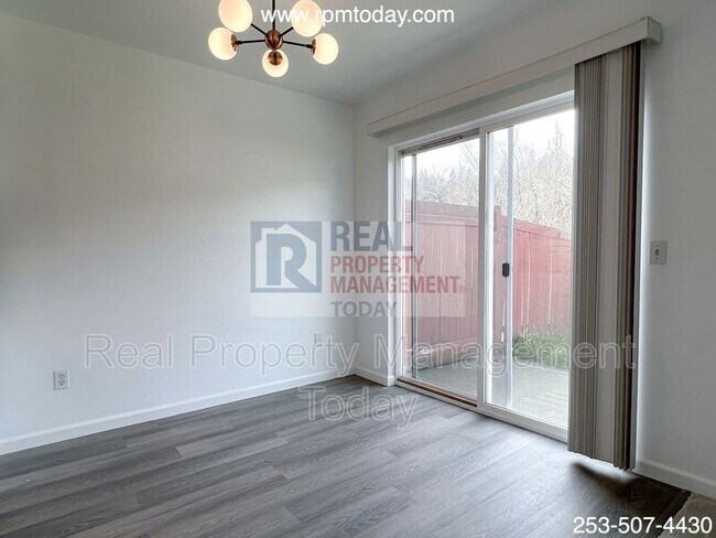 Photo - 334 Tacoma Blvd S Unit 334