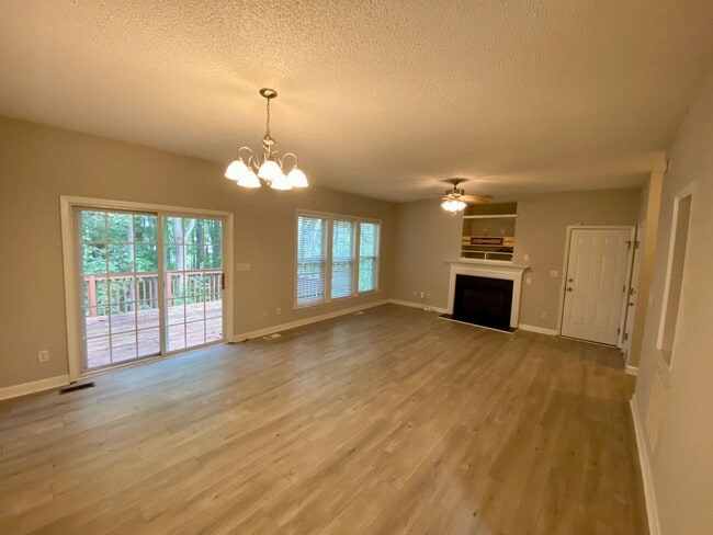 Photo - 2425 Laurel Falls Ln