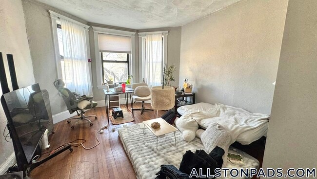 Building Photo - 1056 Commonwealth Ave