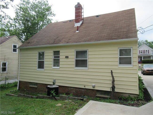 Photo - 86 Cowles Ave