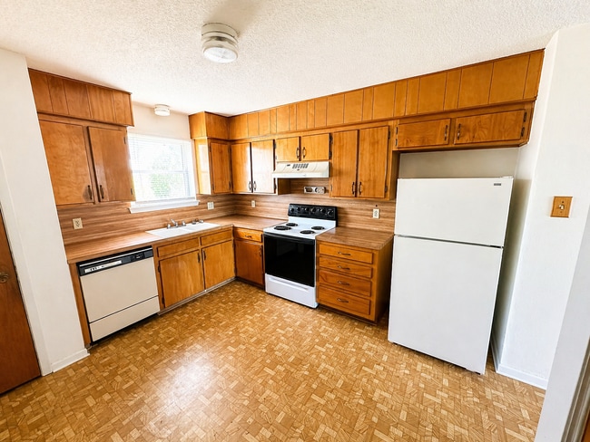 Building Photo - AVAILABLE NOW; APPLY AT OUR WEBSITE