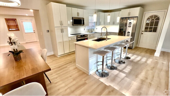 Building Photo - 1605 Ivy Dr Rental