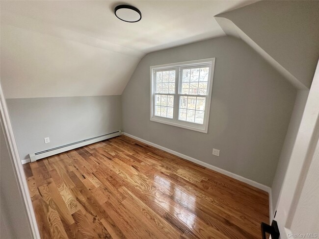 Photo - 137-14 Bedell St