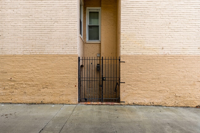 Photo - 1316 Irving St NW Unidad Garden Level