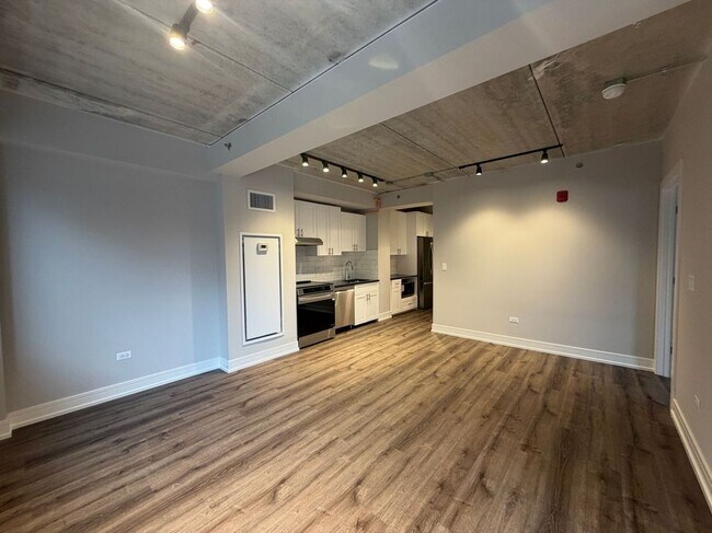 Photo - 952 W Carmen Ave Unit 205